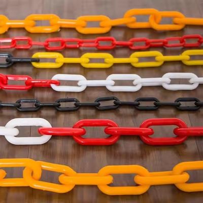 سعر جيد سلسلة حواجز بلاستيكية 6 ملم PE تحذير المرور مع رؤية عالية لسلامة الطريق وحجم قابلة للتخصيص الانترنت